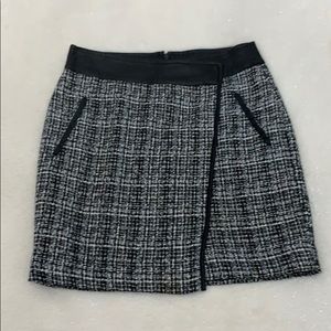 Outback Red black/white skirt